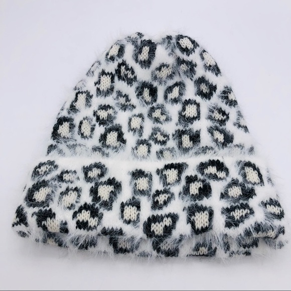So - WOMENS WHITE AND BLACK LEOPARD HAT - Picture 3 of 9